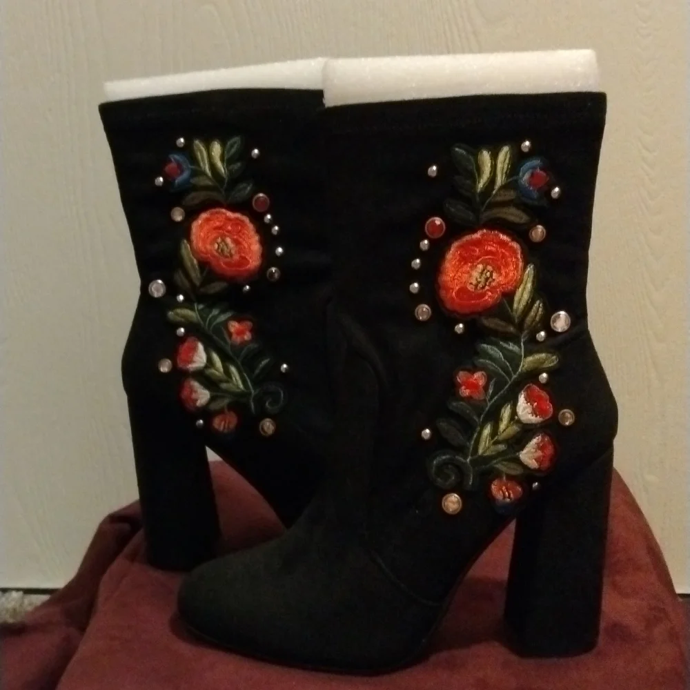 NIB MIDWAY LENGTH FAUX SUEDE BOOTS WITH EMBROIDERY IN BLACK SZ 39, 40 - Picture 2 of 10